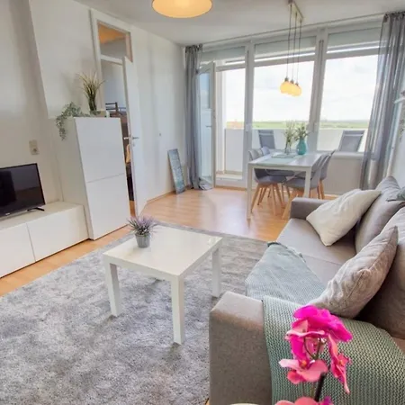 - Haus L, App 0l1003